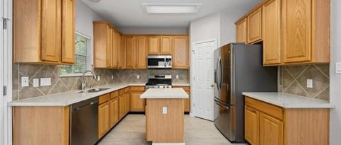Building Photo - 10229 Beard Ave