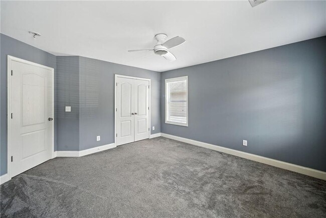 Building Photo - 301 Parkmont Way