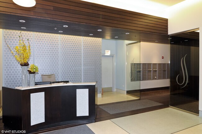 Building Photo - 303 W Ohio St