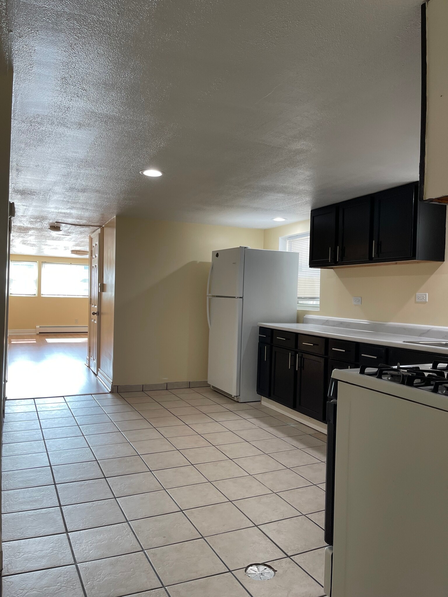 Kitchen Eat In - 6125 S Kilpatrick Ave