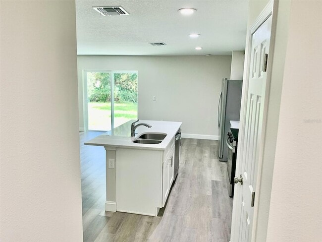 Building Photo - 6338 Lenape Ln