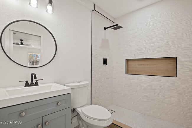 Building Photo - 2056 E Orange St.