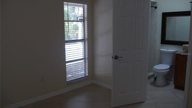 Building Photo - 3026 Vinson Ave