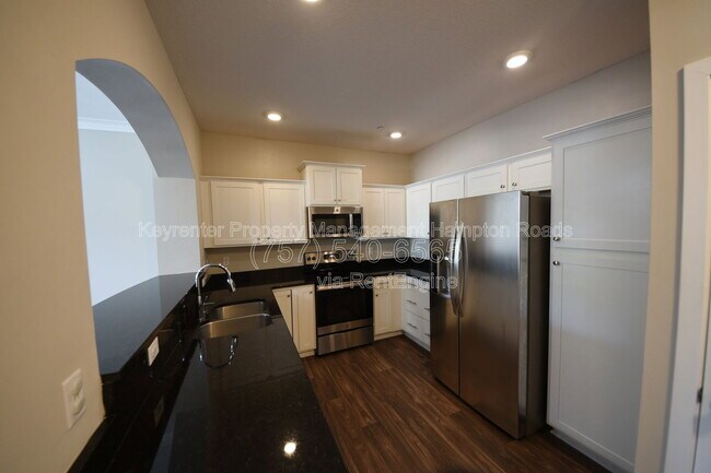 Building Photo - 504 Fishers Ct