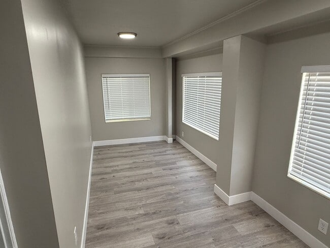 Building Photo - Olympus Cove Five Bedroom Rambler; Amazing...