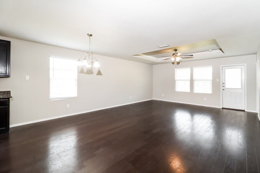 Building Photo - 10009 Calcite Dr