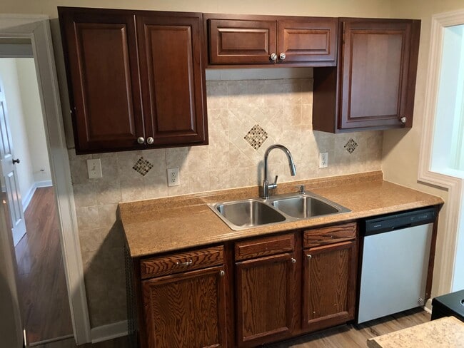 Building Photo - 3307 Chalfin Ave