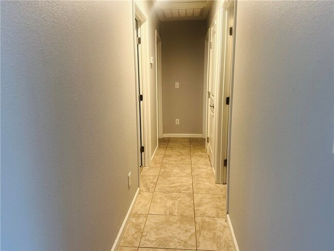 Building Photo - 9927 S Phoenix Dr