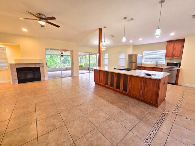 Building Photo - Stunning 3BR/ 2BA Home in The Trails Near UTC