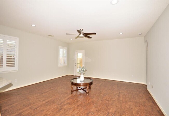 Building Photo - 2736 San Marco Ln