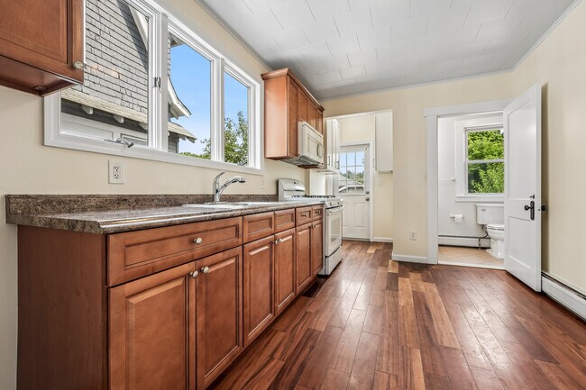 Building Photo - 21 Broughton Ave