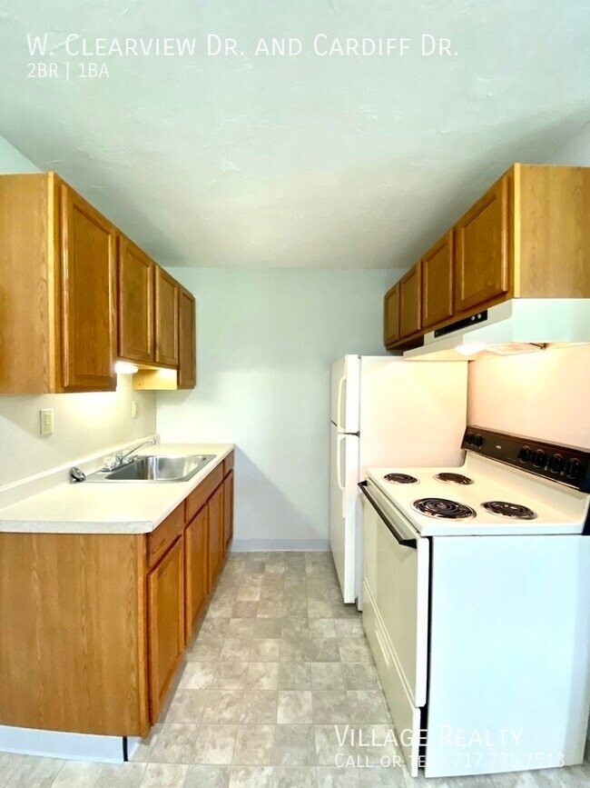 Building Photo - 51 W Clearview Dr