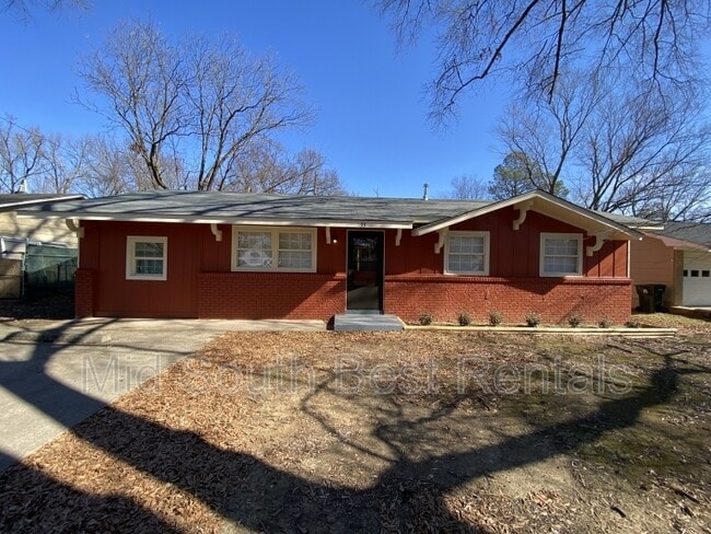 Primary Photo - 33 Elmhurst Dr