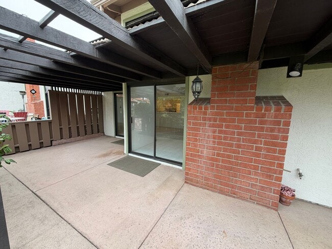 Building Photo - 4569 Foxenwood Ln