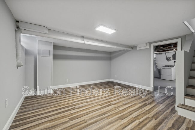 Building Photo - 2110 Coralthorn Rd