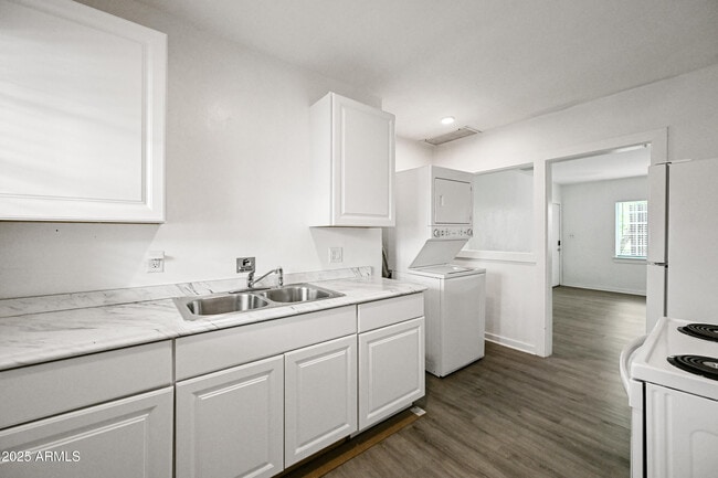 Building Photo - 2709 N 7th St