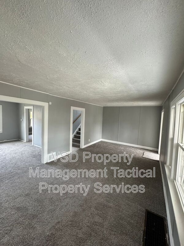 Building Photo - 12713 Rexwood Ave