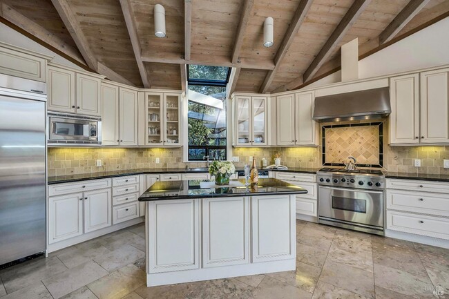 Building Photo - 522 Meadowood Ln