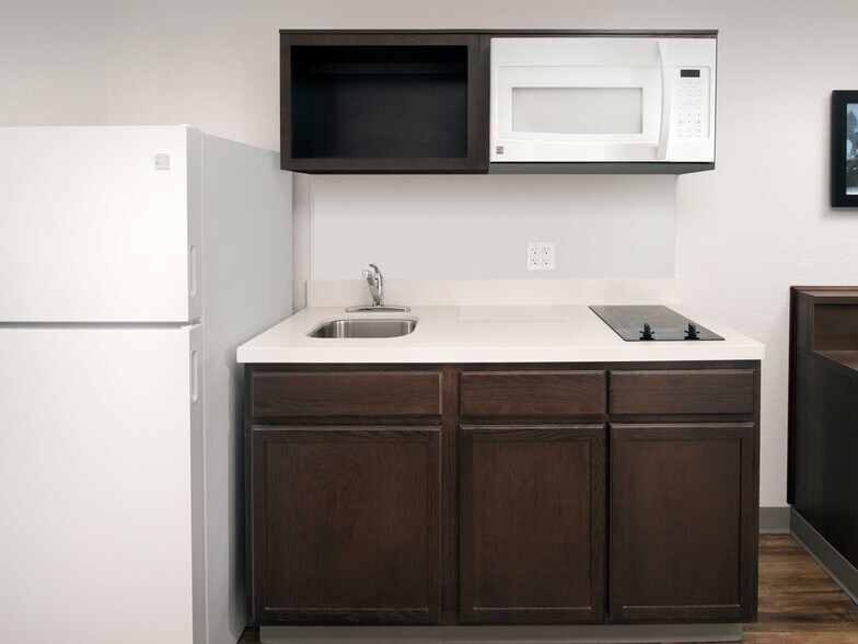 Building Photo - Furnished Studio-Ocala