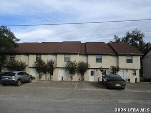 Building Photo - 421 Watts Ln