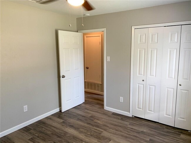 Building Photo - 11640 Parkfield Dr