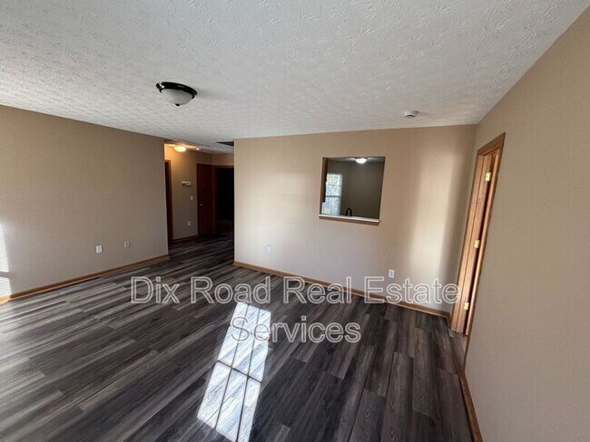 Building Photo - 179 Thompson St