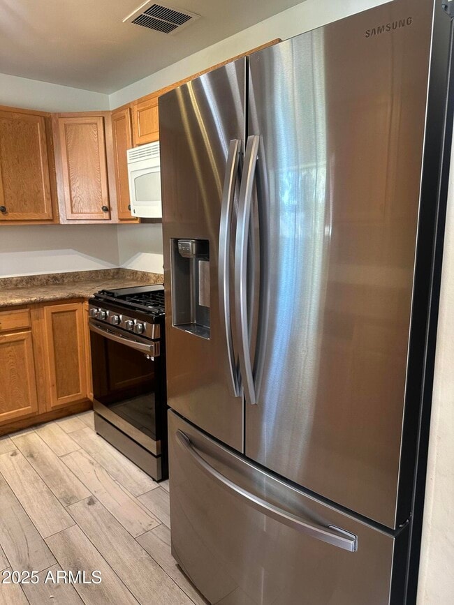 Building Photo - 3112 E Cypress St