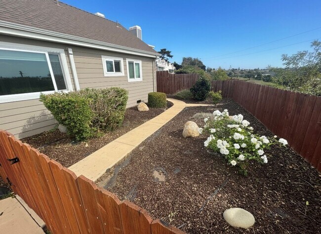 Building Photo - Hillside Ventura Home- Gorgeous Ocean View!!