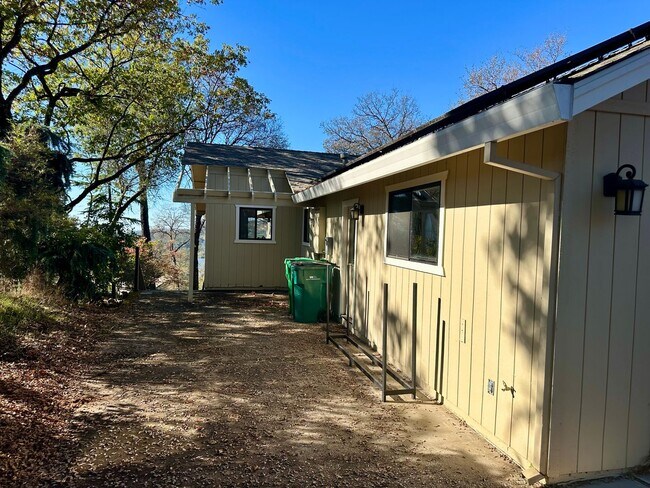 Building Photo - Beautiful 4-Bedroom Home with Stunning Views in Lake Wildwood, Penn Valley