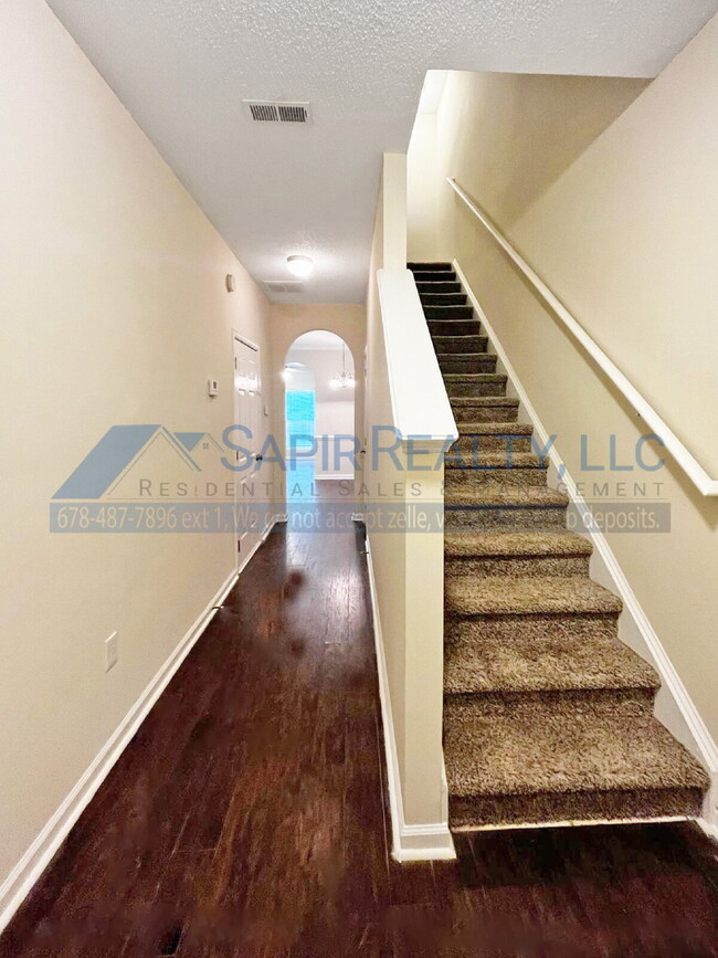 Building Photo - 6060 Capitol Knoll