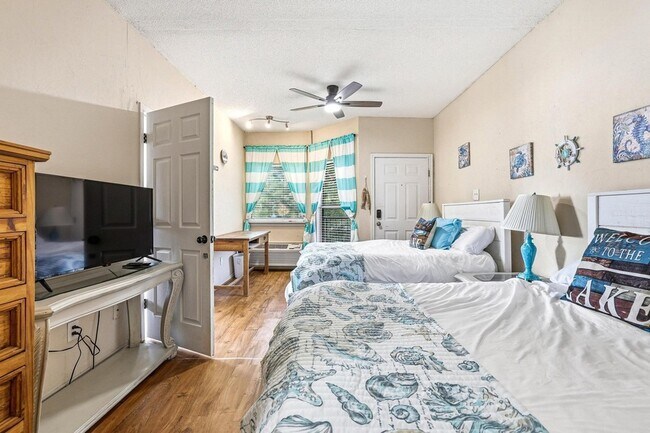 Building Photo - 2164 Tanglewood Blvd