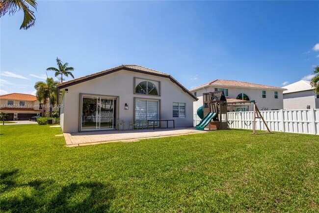 Building Photo - 649 SW 168th Way