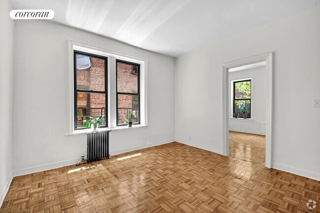 Building Photo - 787 E 10th St