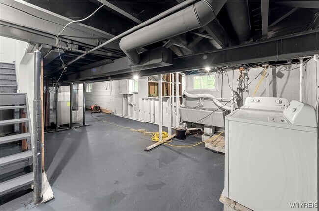 Building Photo - 8521 Sheridan Dr