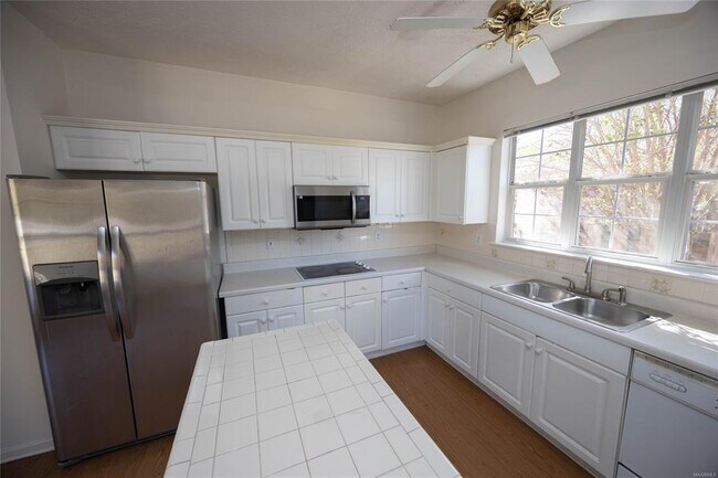 Building Photo - 9336 Bristlecone Dr