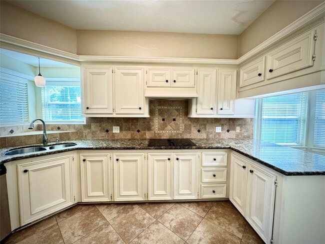 Building Photo - 119 Shadow Wood Dr