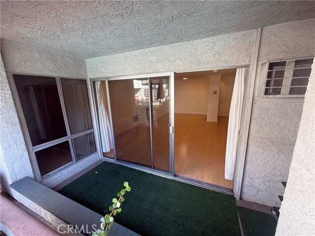 Building Photo - 355 S Los Robles Ave