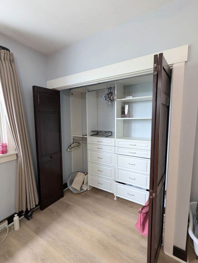 Building Photo - Cozy 3 bedroom 1 Bathroom Home (Squirrel Hill South)