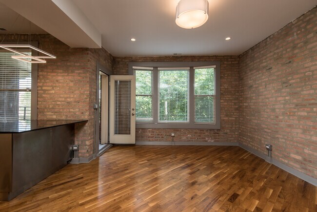 Building Photo - 4354 S Prairie Ave