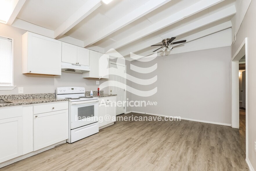 Building Photo - 2854 Revere St