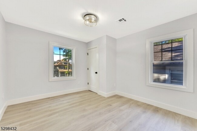 Building Photo - 317 Montclair Ave