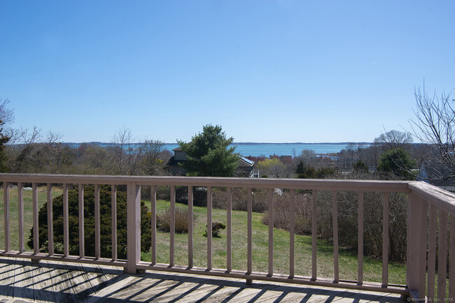 Building Photo - 782 Groton Long Point Rd
