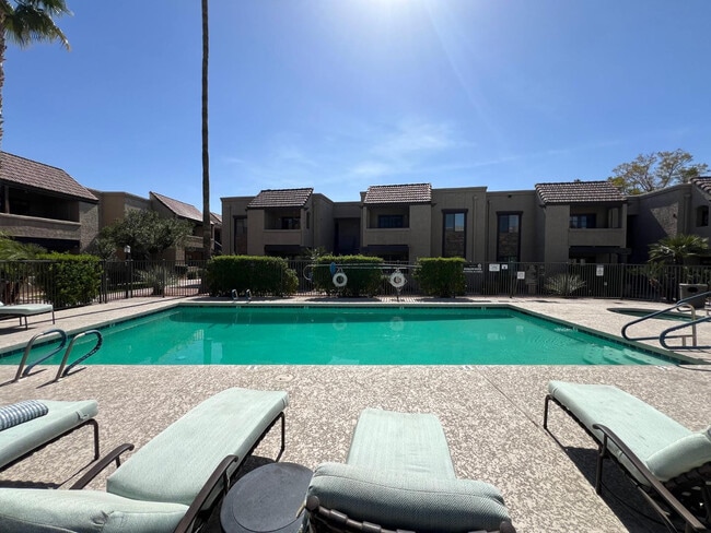 Building Photo - 5995 N 78th St