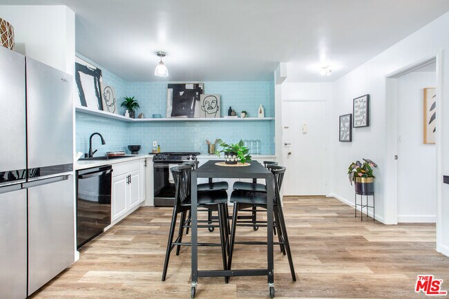 Building Photo - 9950 Durant Dr