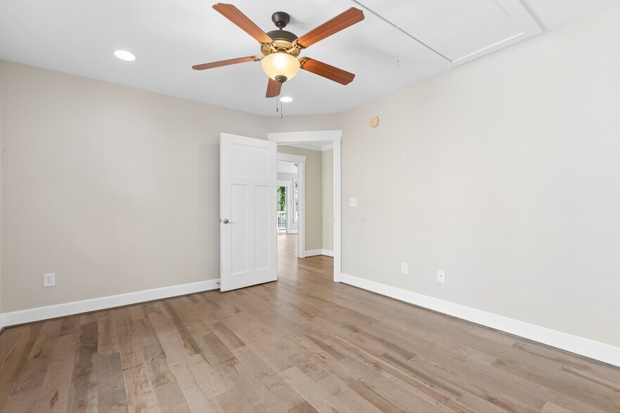 Building Photo - 2604 E Pembroke Ave