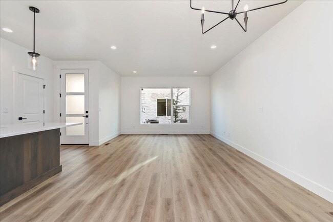 Building Photo - Brand New 3 Bed 2.5 Bath Townhouse With Many Amenities