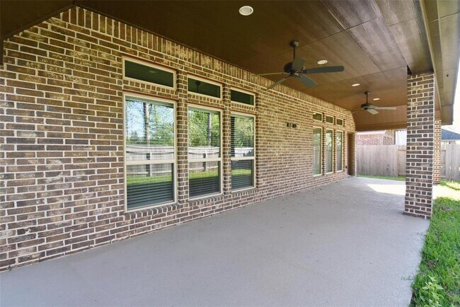 Building Photo - 221 Red Petal Wy