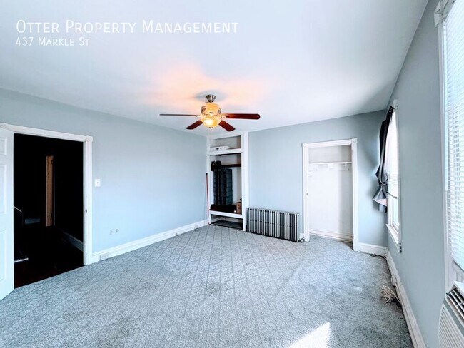 Building Photo - 437 Markle St