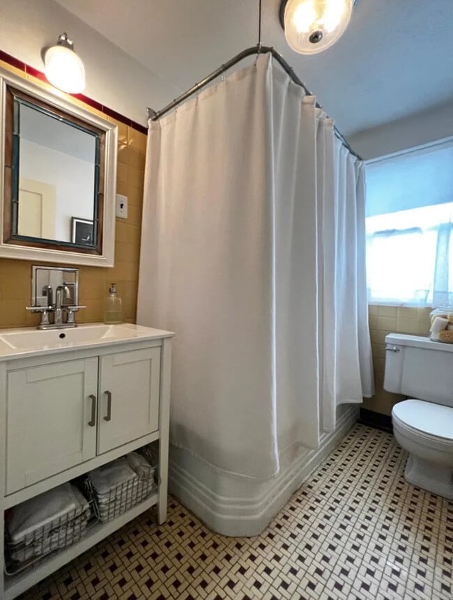 Building Photo - 24 Highland Ave