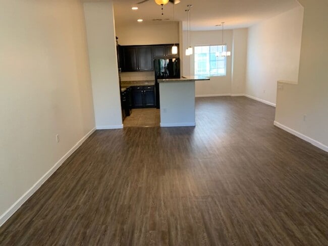 Building Photo - Condo/townhouse  in walking distance to downtown Chandler